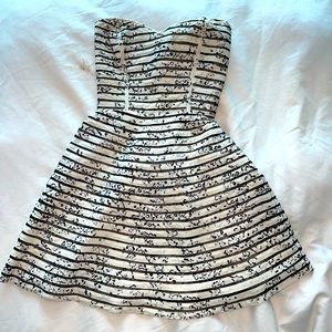 PARKER SIZE LARGE MINI SILK STRIPED DRESS